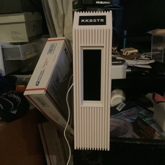 KKBSTR Cell Signal Booster with Antenna Signal Repeater Unit. - Picture 1 of 4